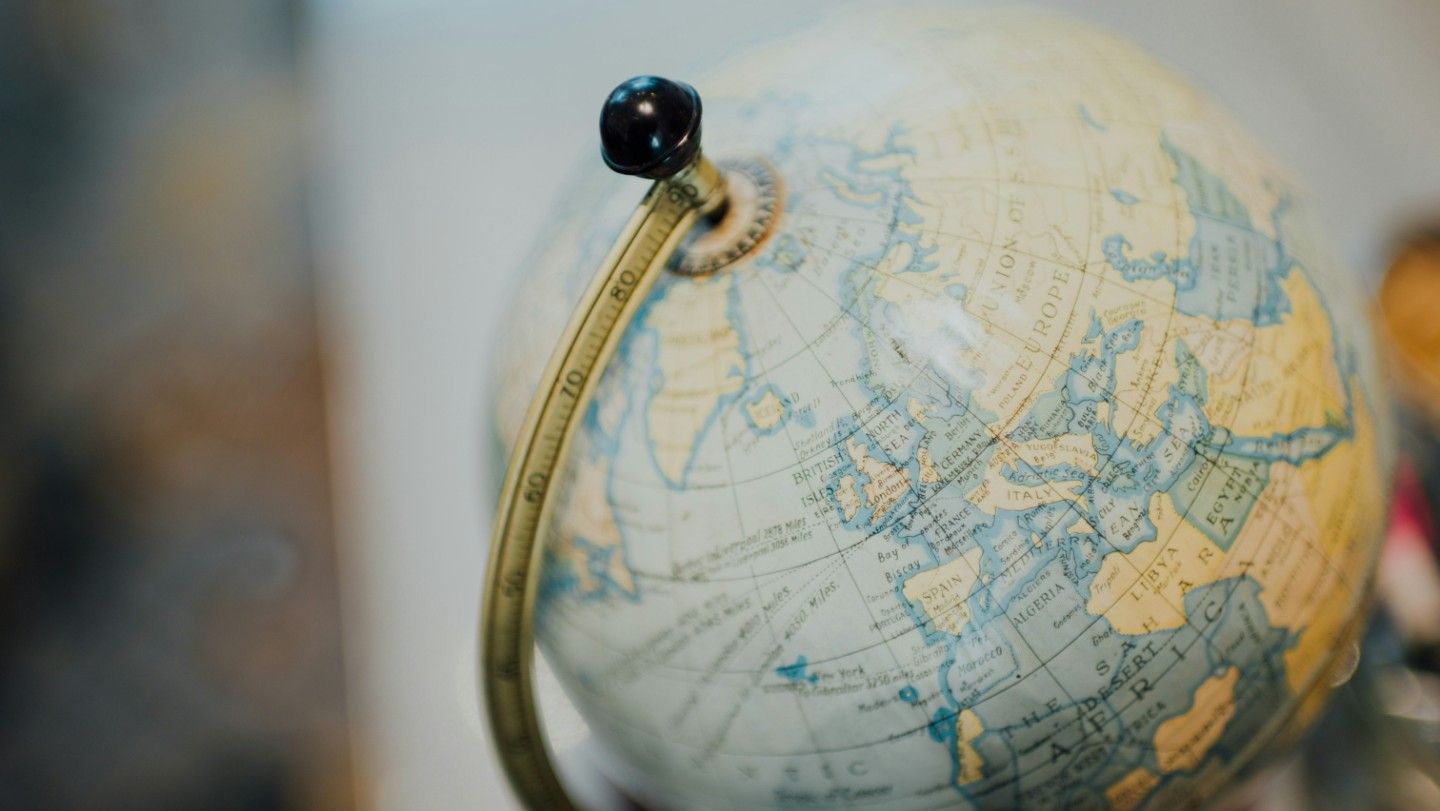 Language-barrier-globe