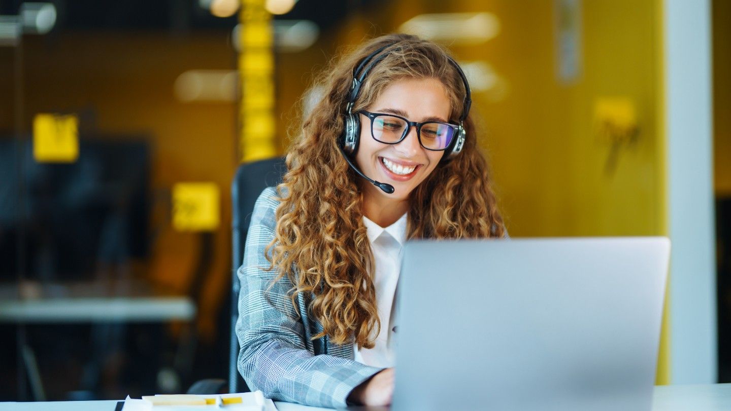 call-centre-worker